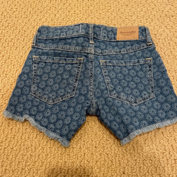 Mid Rise Shorts - Picture 2 of 4